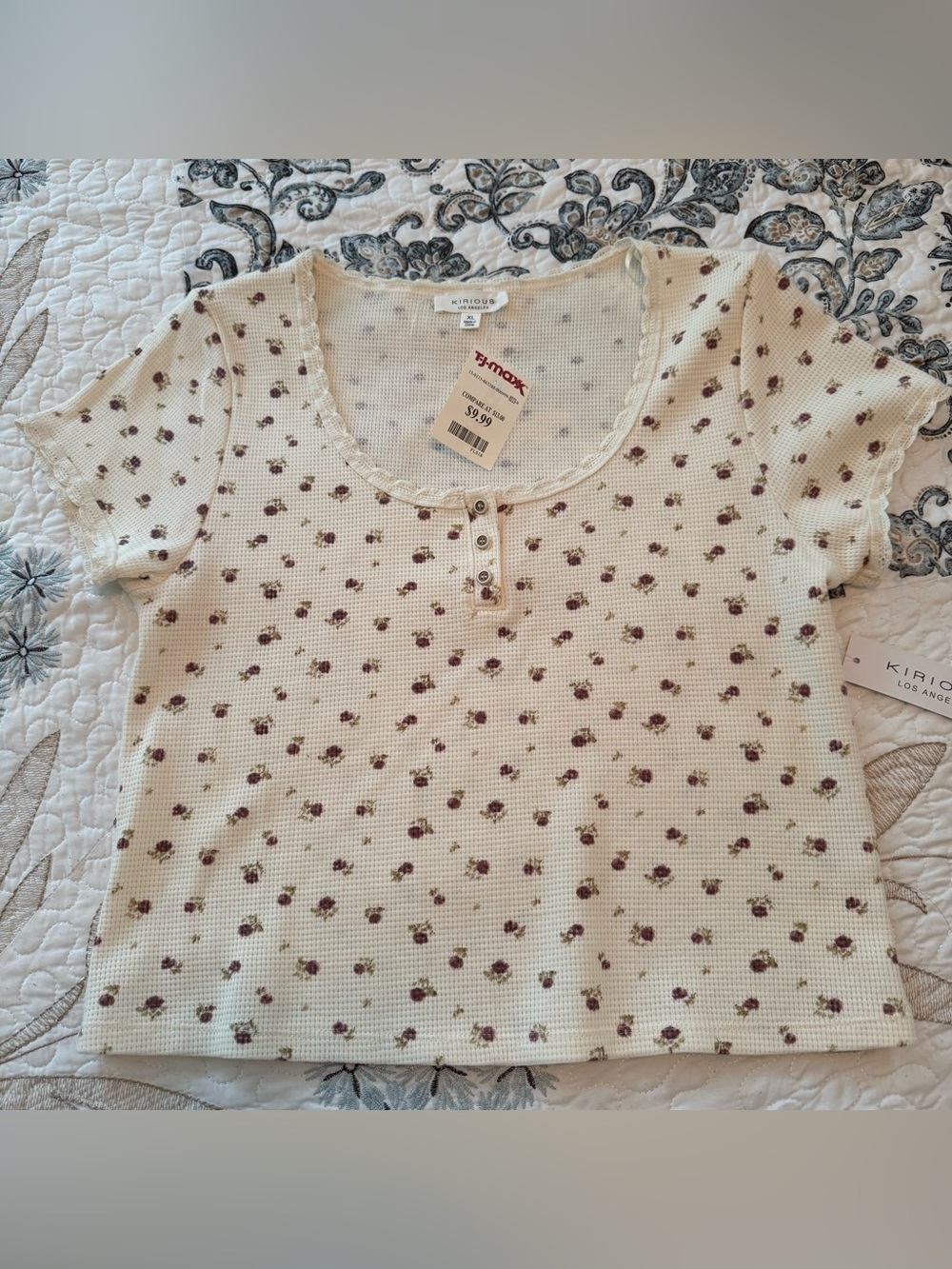 Kirious floral top size large